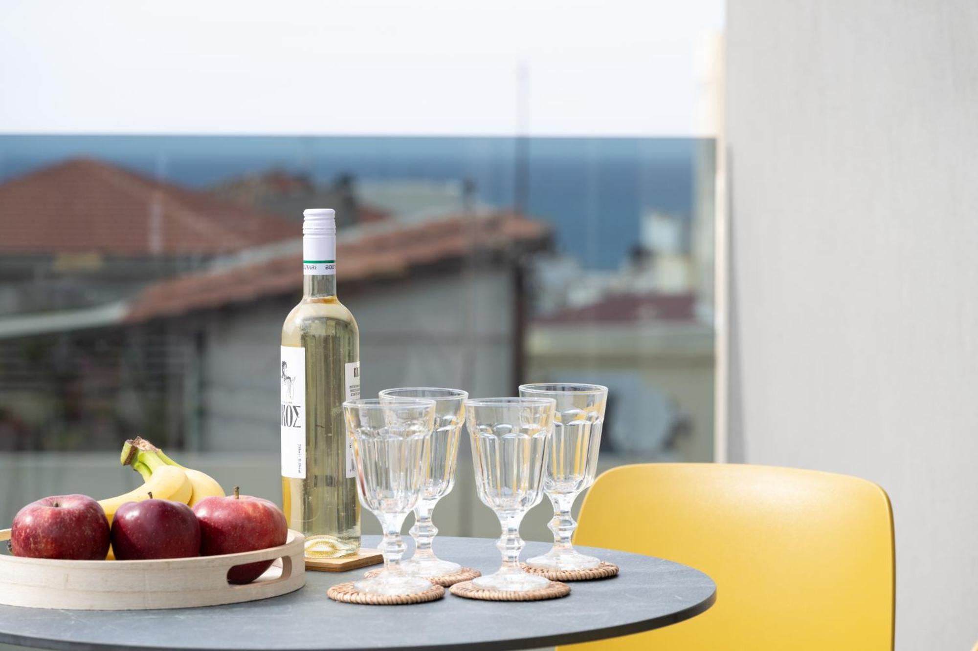 Mosaic Urban Living Apartment Ираклио Екстериор снимка