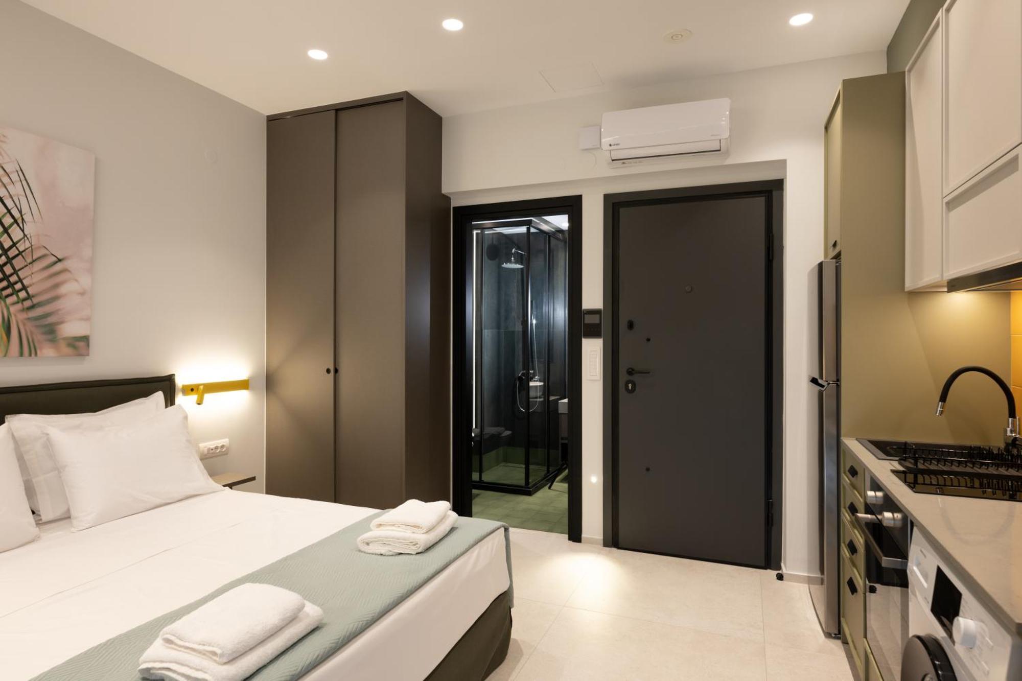 Mosaic Urban Living Apartment Ираклио Екстериор снимка