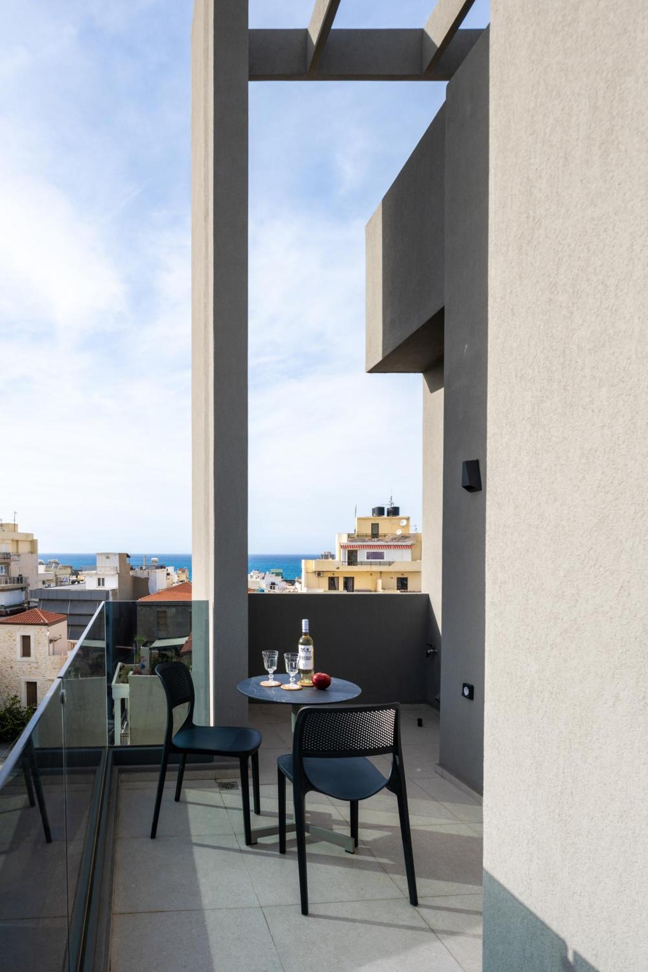 Mosaic Urban Living Apartment Ираклио Екстериор снимка