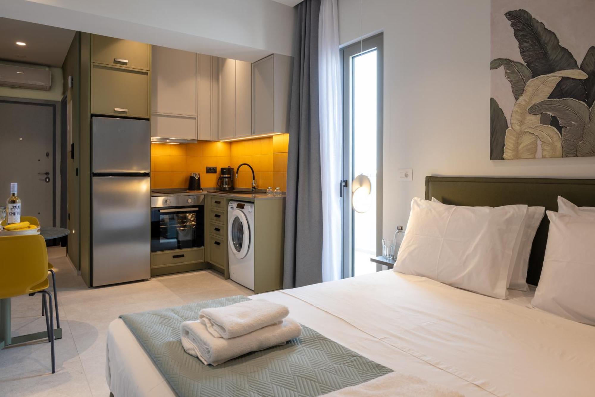 Mosaic Urban Living Apartment Ираклио Екстериор снимка