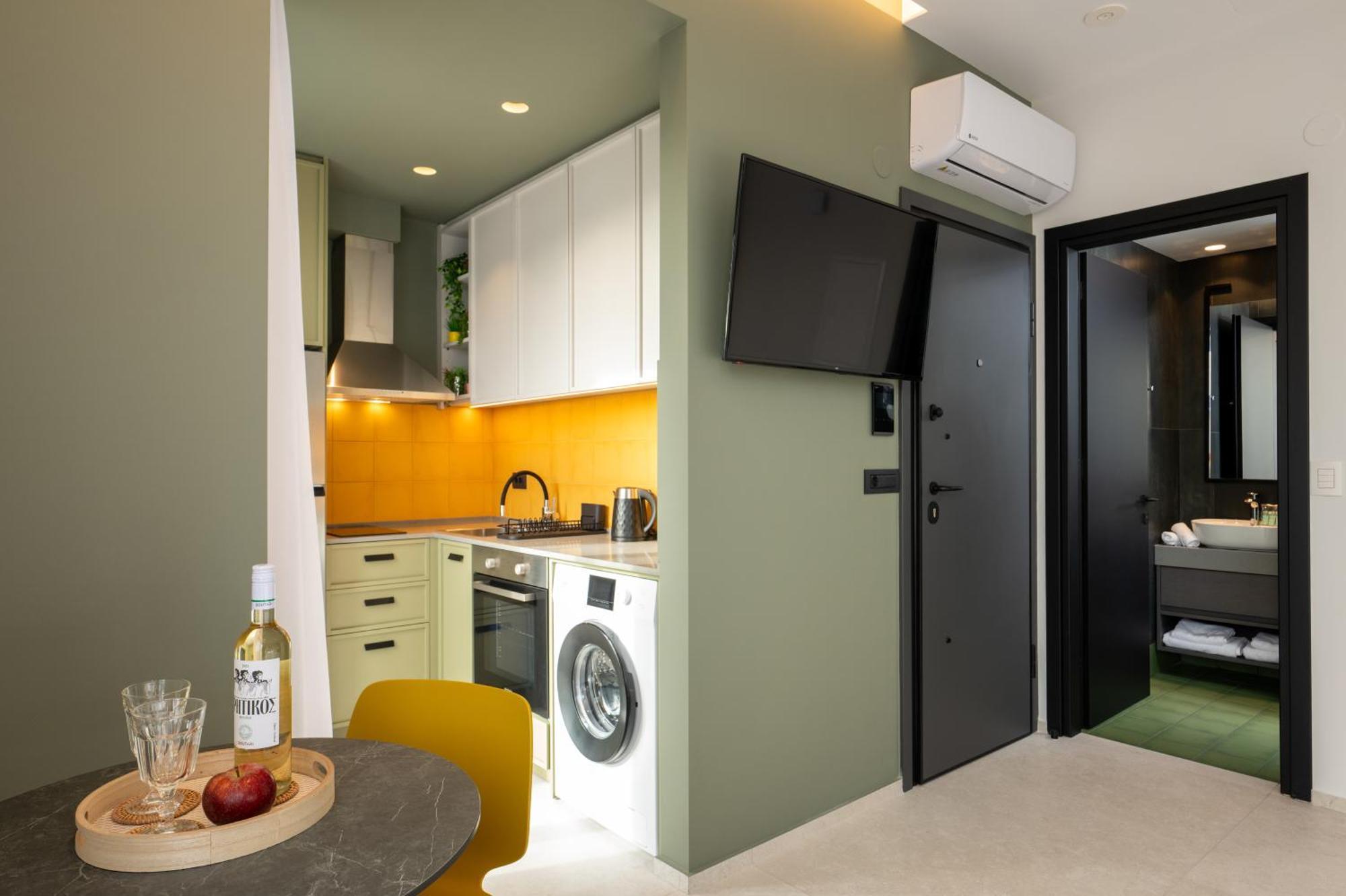 Mosaic Urban Living Apartment Ираклио Екстериор снимка