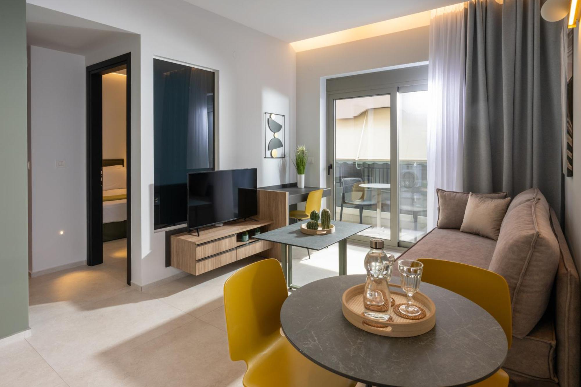 Mosaic Urban Living Apartment Ираклио Екстериор снимка