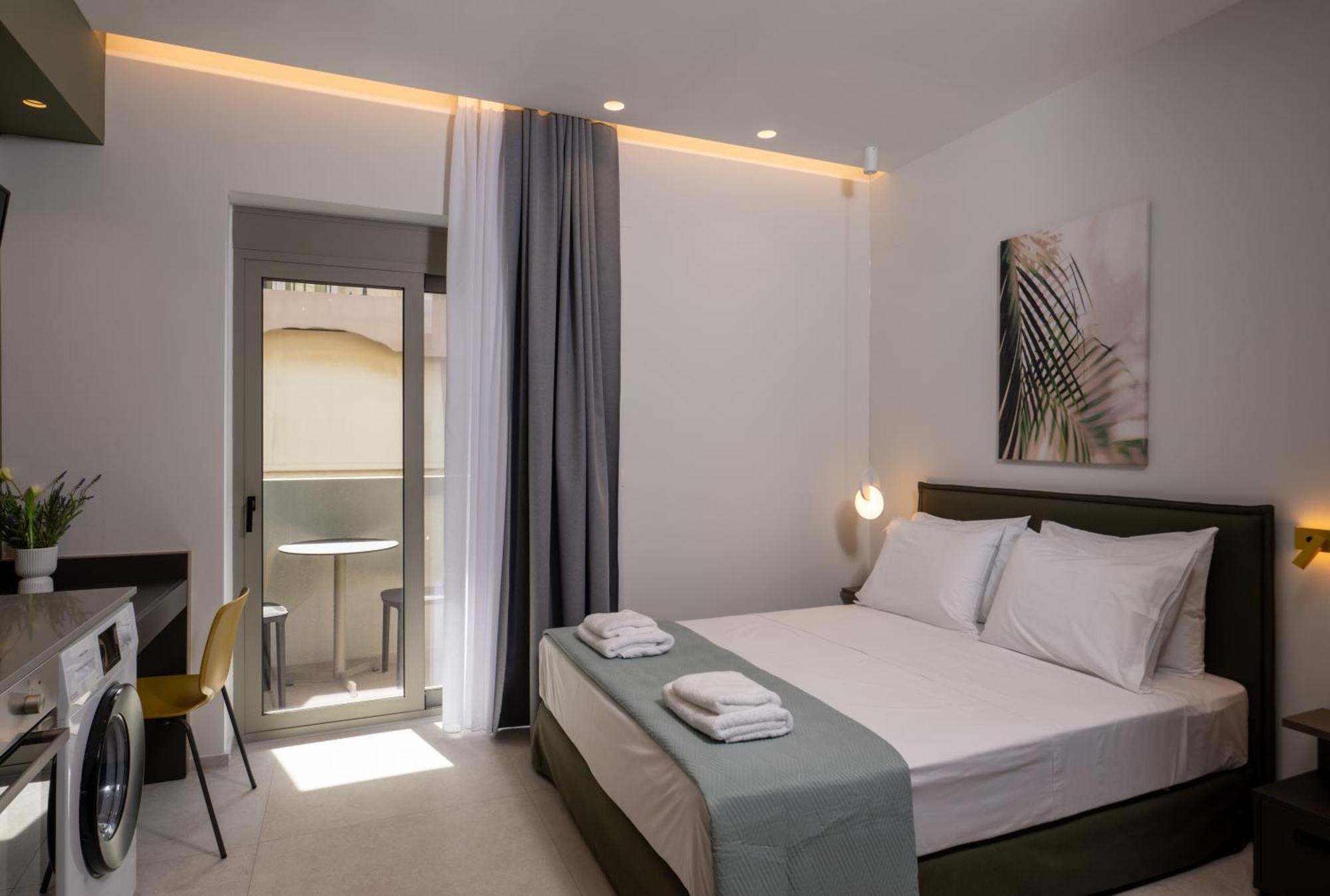 Mosaic Urban Living Apartment Ираклио Екстериор снимка