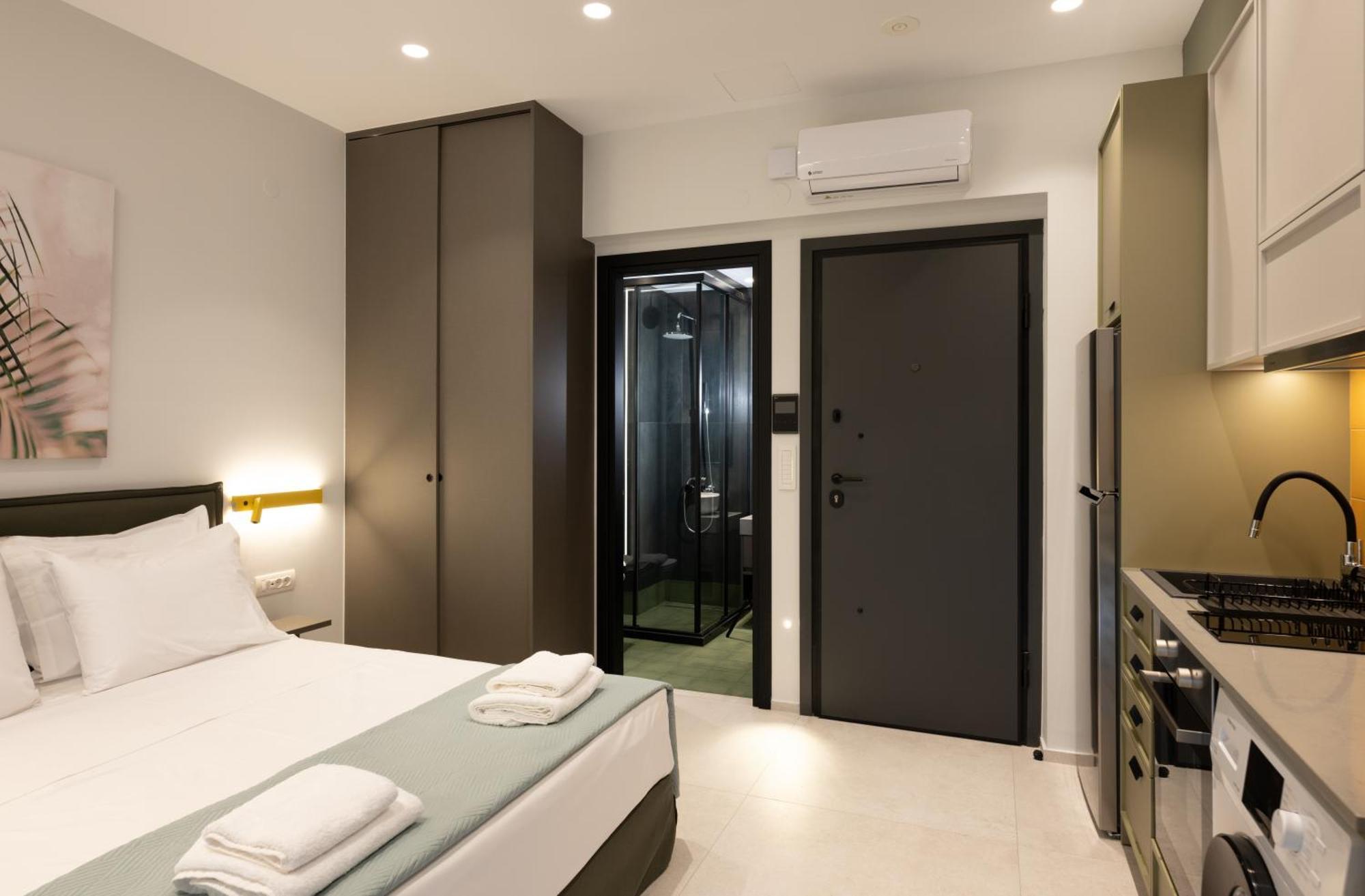 Mosaic Urban Living Apartment Ираклио Екстериор снимка